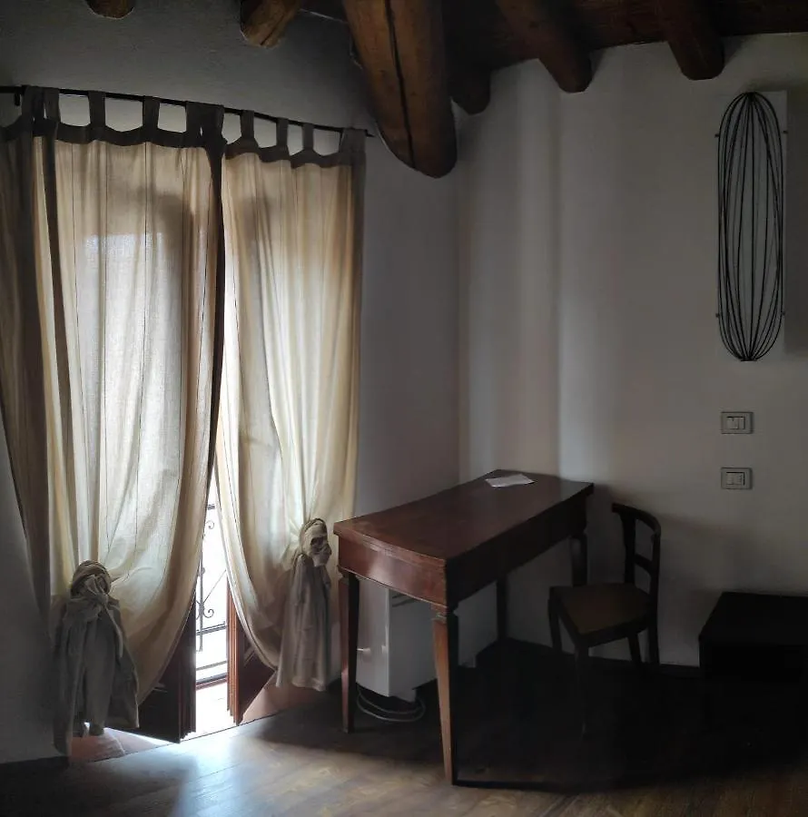 ***  Centro Storico Bed & Breakfast Chiari Italy
